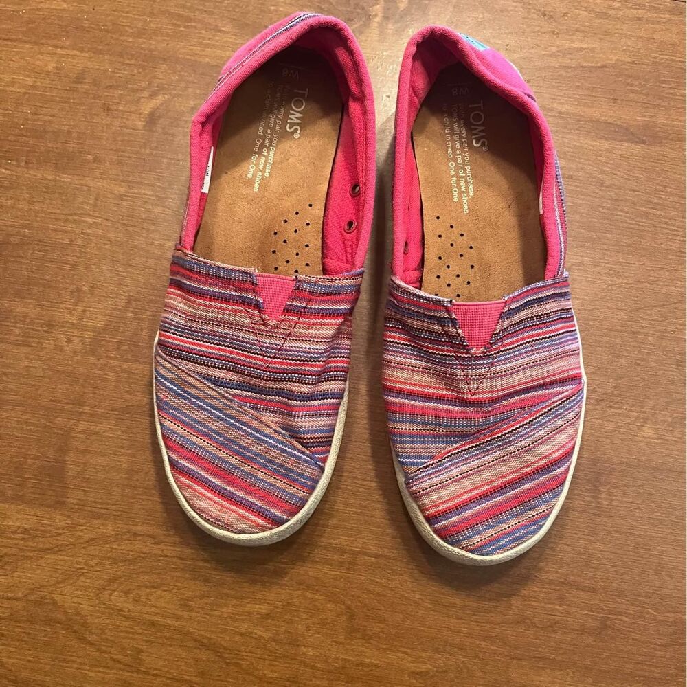 TOMS size 8 slip on pink shoes